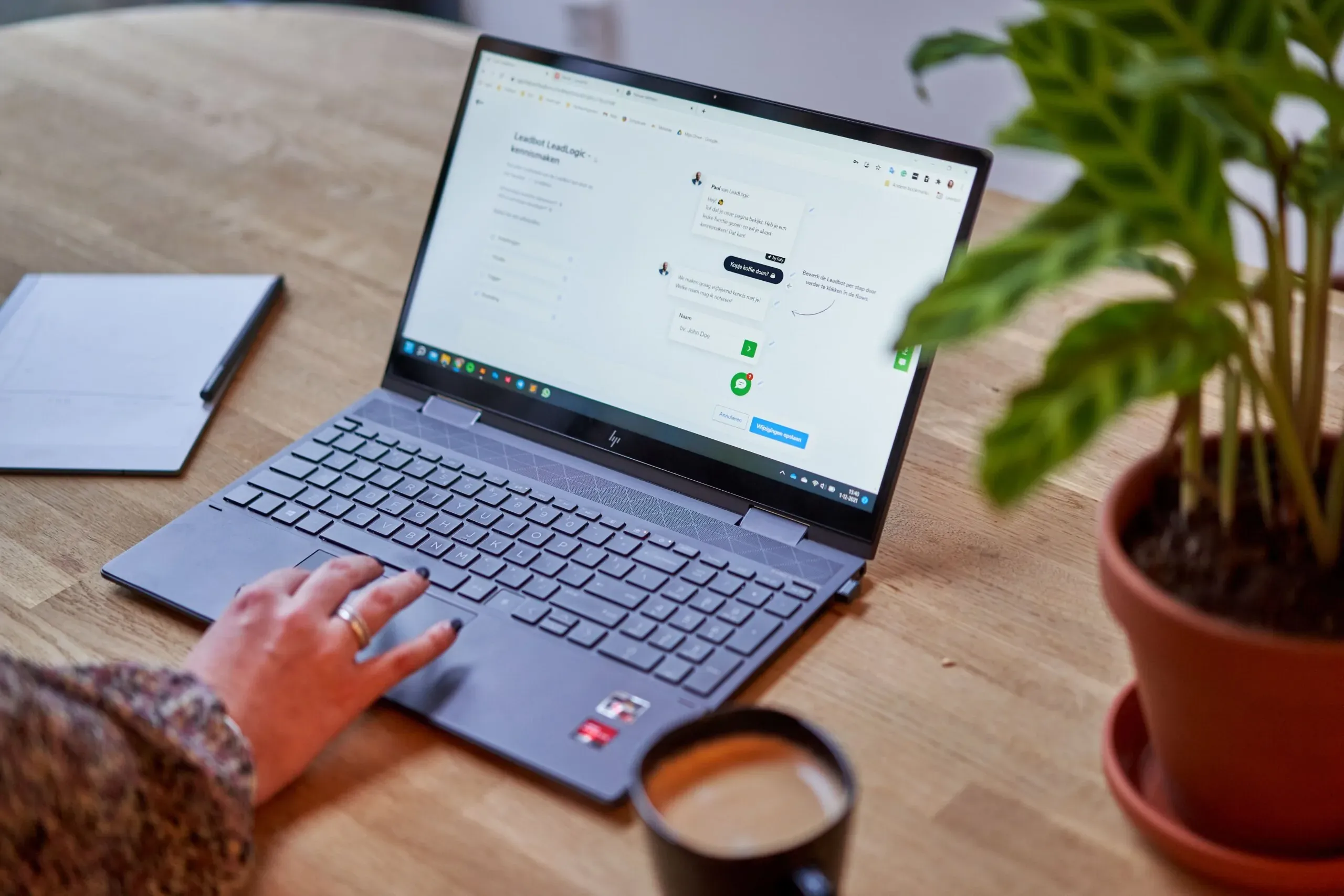 thumbnail Hoe we voor SocialSpel websitebezoekers omzetten in leads met LeadBot